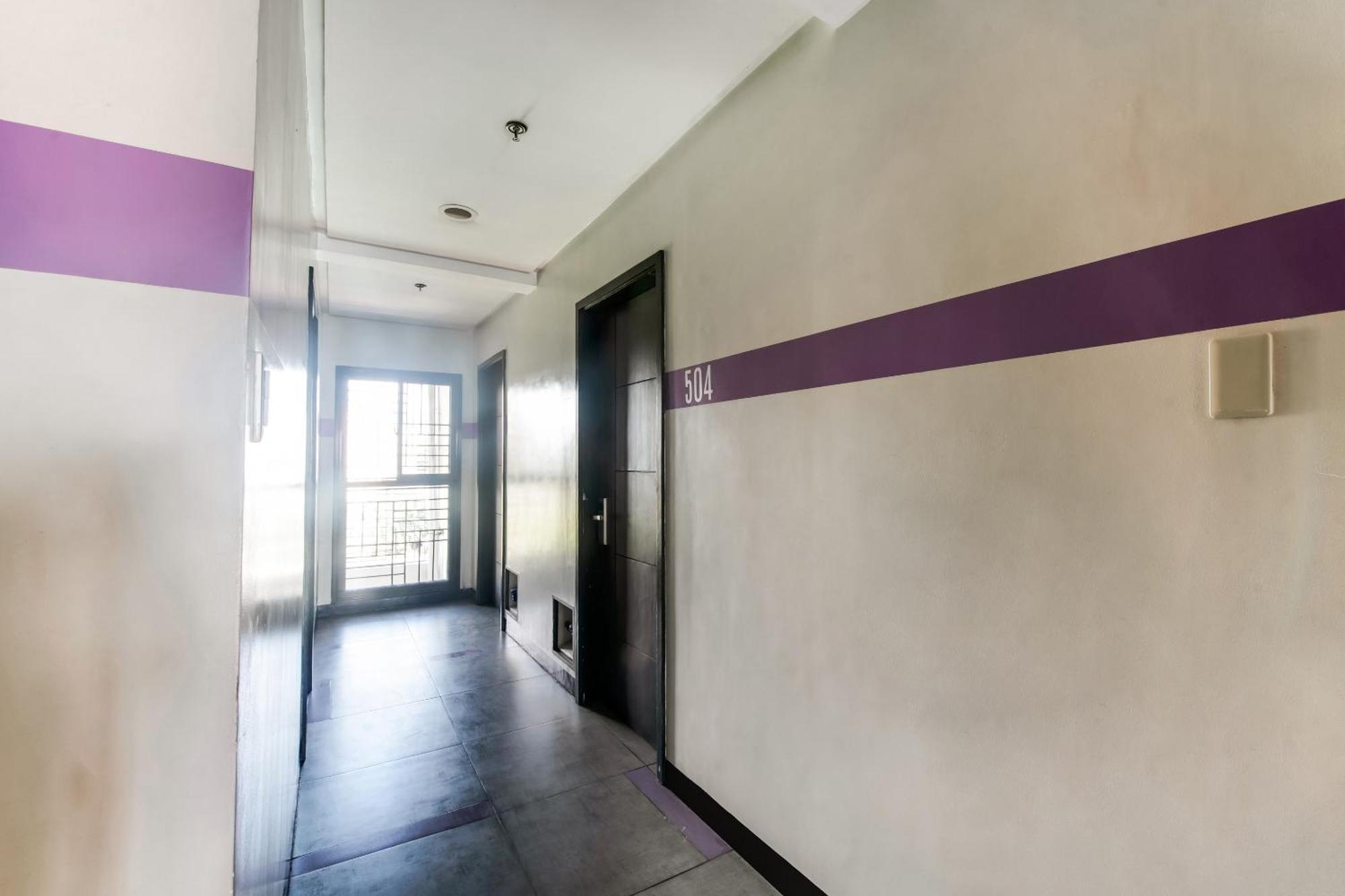 Oyo 136 Regal Residences เกซอนซิตี้ ภายนอก รูปภาพ