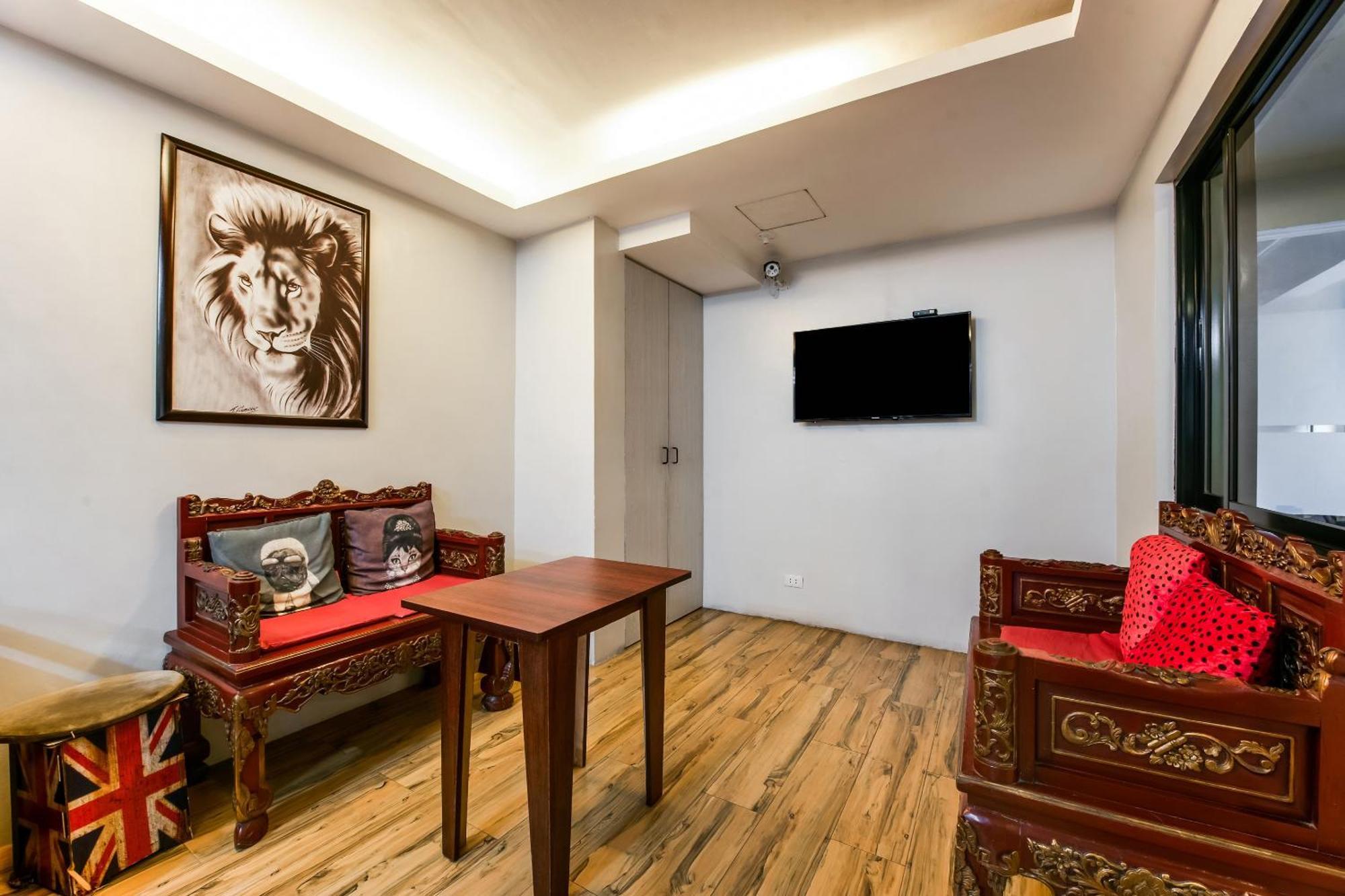 Oyo 136 Regal Residences เกซอนซิตี้ ภายนอก รูปภาพ