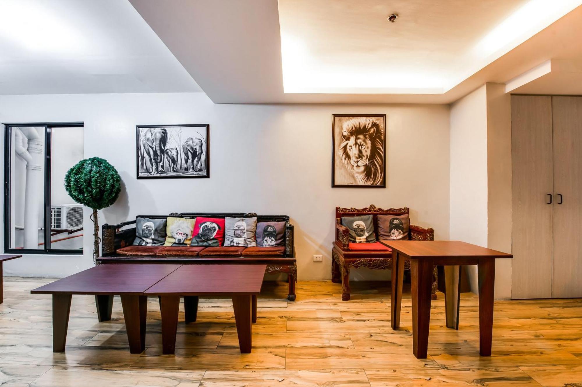 Oyo 136 Regal Residences เกซอนซิตี้ ภายนอก รูปภาพ